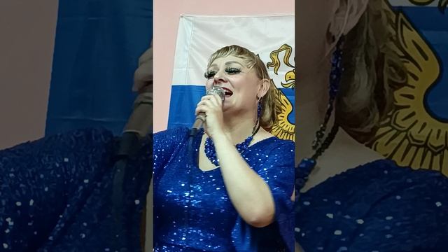 Мир Вашему дому поёт Ольга Пирогов а от Нины Филиппович