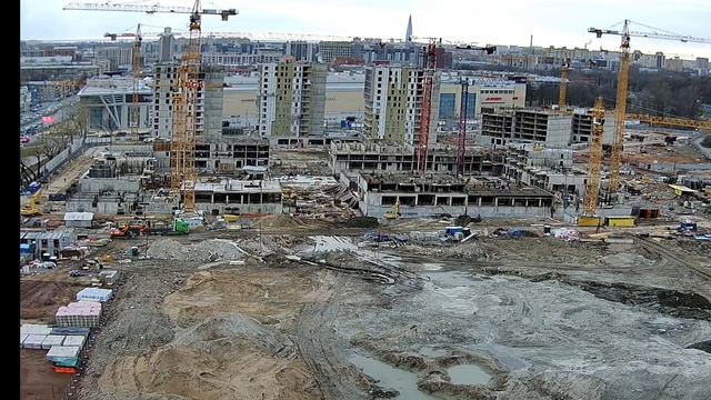 Лес кранов|работа башенных кранов LIEBHERR, QTZ, LENDENCOMEN COMANSA.