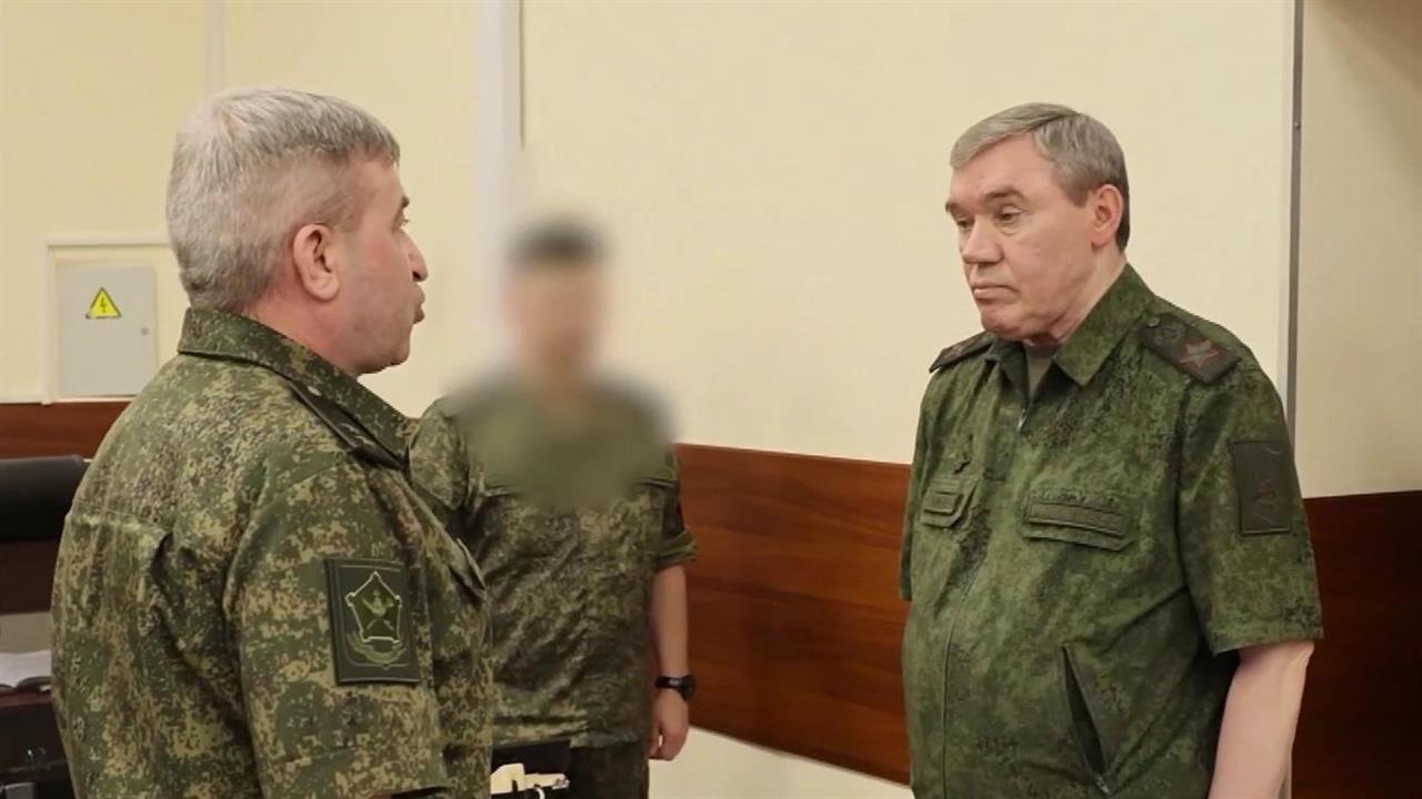Валерий Герасимов побывал на командном пункте группировки войск "Запад" в зоне СВО