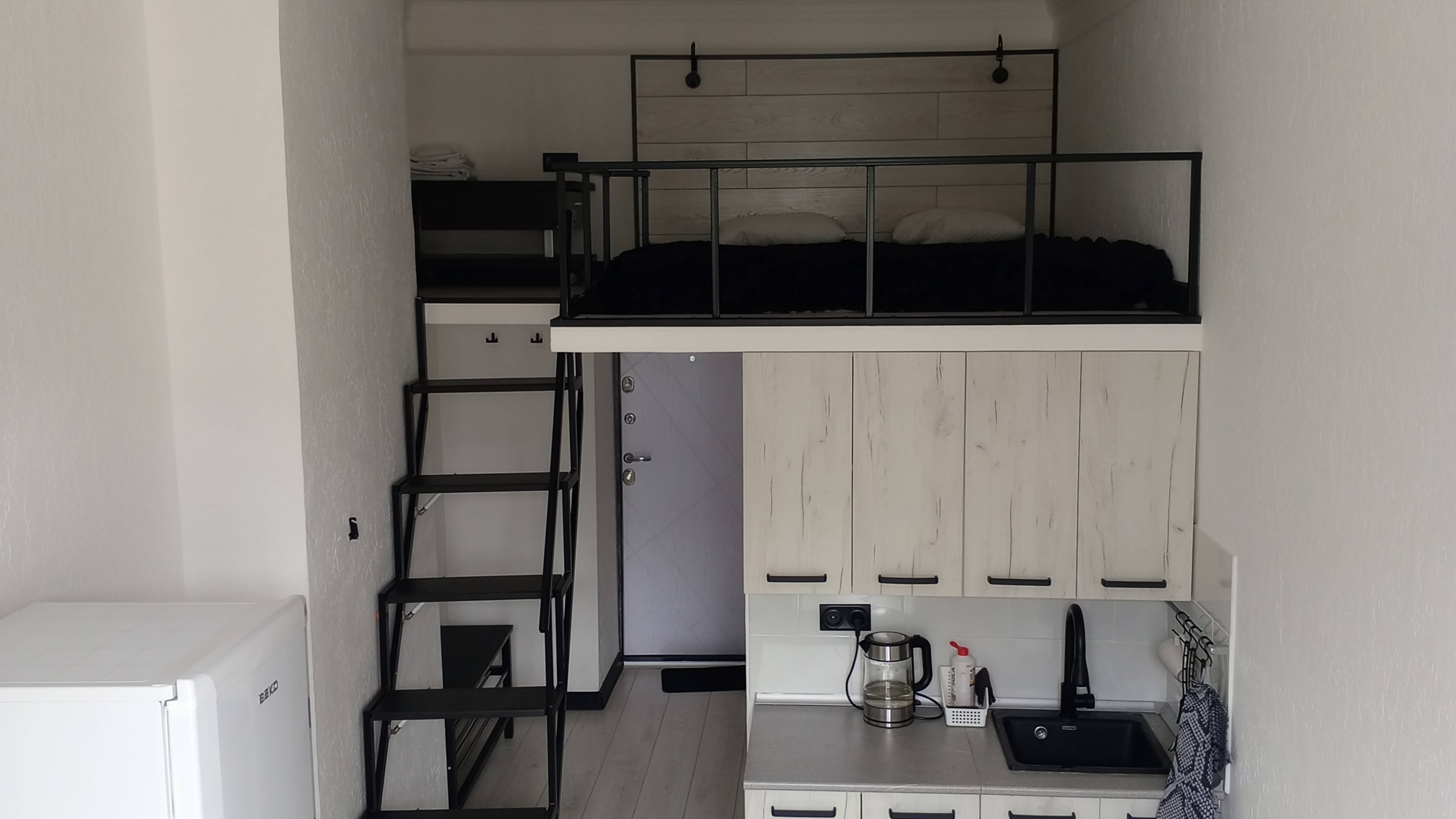 Каменноостровский пр., 44В, парадная 1, комната 1