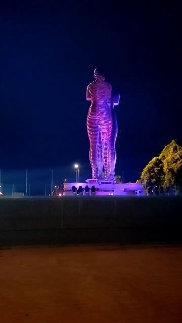 Sculpture of Ali and Nino in Batumi