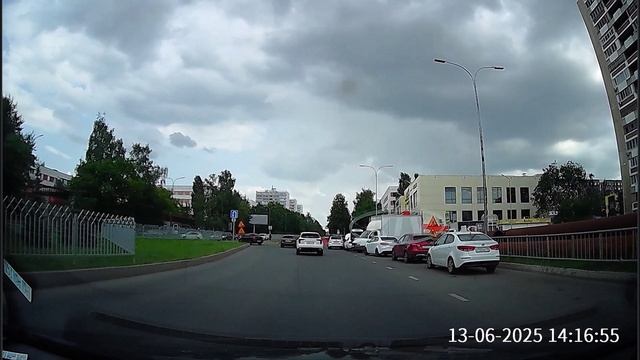 Р352АТ716RUS выброс мусора