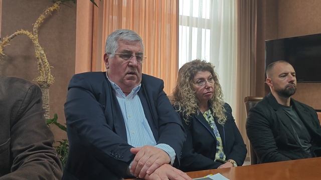 Да пресконференция на председателски съвет относно б?