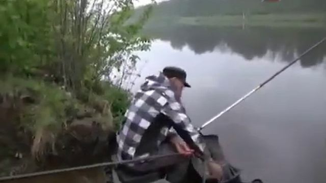 Крупный лещ с берега