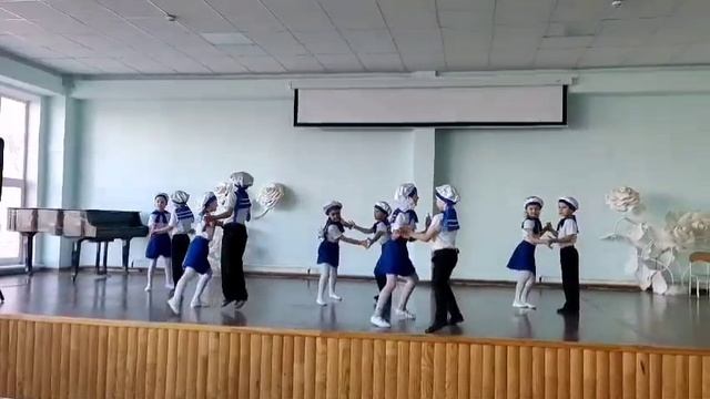 танец "На палубе матросы" (5-7 лет)