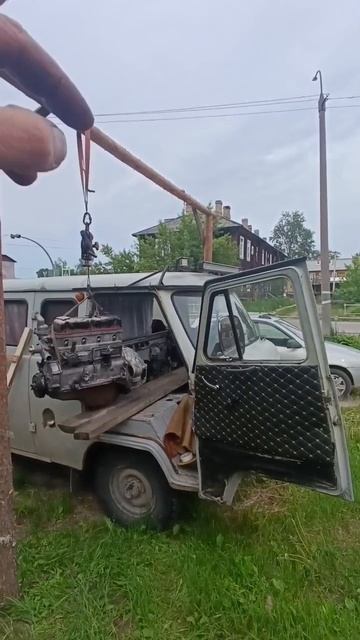 Как установить двигатель на буханке в две руки за час