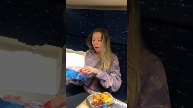 Ну что ребят, мы держим путь в Тайланд. Ура товарищи) Стримить оттуда будем? Хотите?