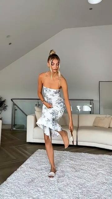 brn-JNWayLg - This girl looks Beautiful in this dress #shorts