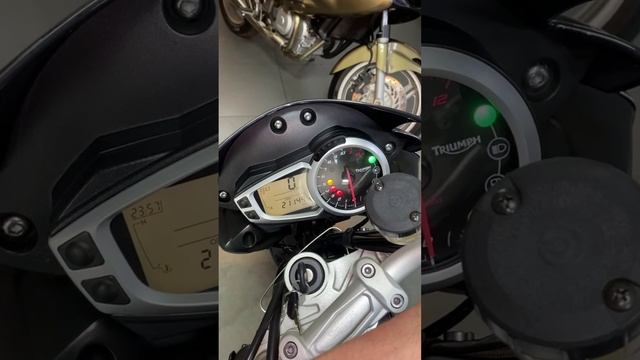 TRIUMPH SPEED TRIPLE 2014г. Черный