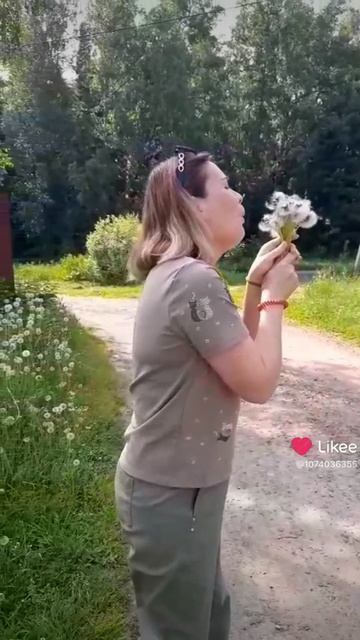 Одуванчики разлетаются!