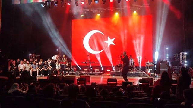 Артисты-футболисты из Турции зажигают на фестивале "Арт-футбол"