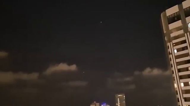 Из Израиля были запущены ракеты-перехватчики для перехвата баллистических ракет, запущенных Ираном