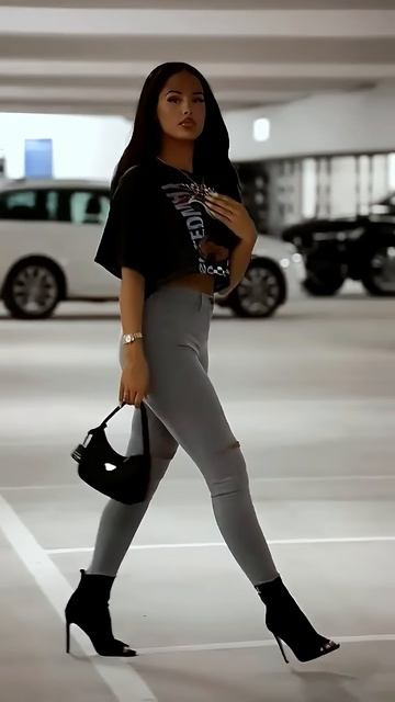 Hdgj6Y9esLc - Beautiful Street Fashion Outfits Style #shorts