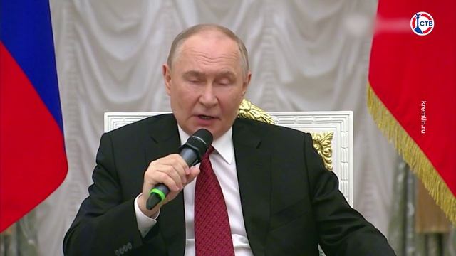Владимир Путин встретился с участниками образовательной программы «Время Героев»