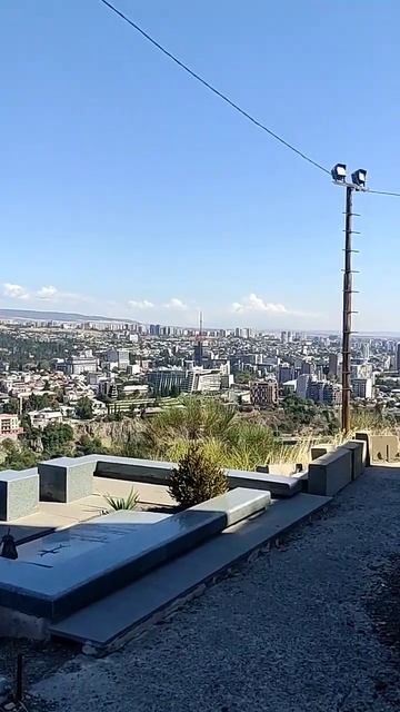 Вид на Тбилиси с монастыря Табори