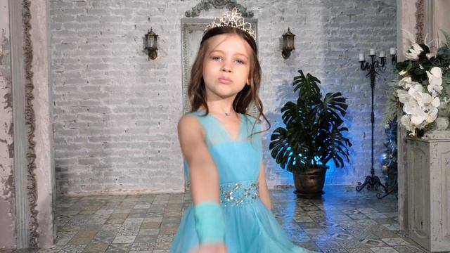 ЭВА МАК клип песни "Принцесса"  (официальное видео 2023г)