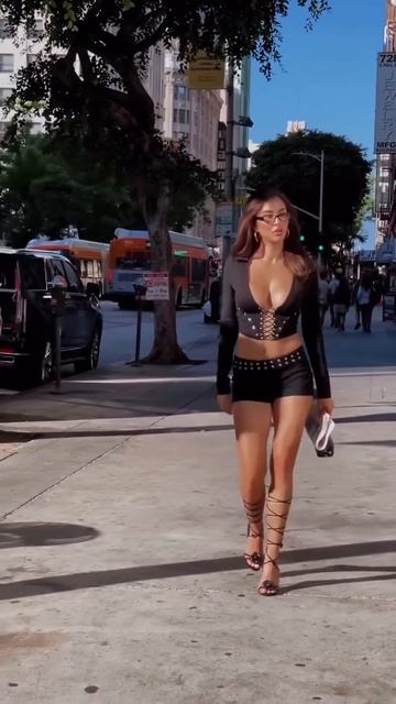 NahRDT3ZIDQ - Beautiful Street Fashion Outfits Style #streetstyle #outfit #shorts