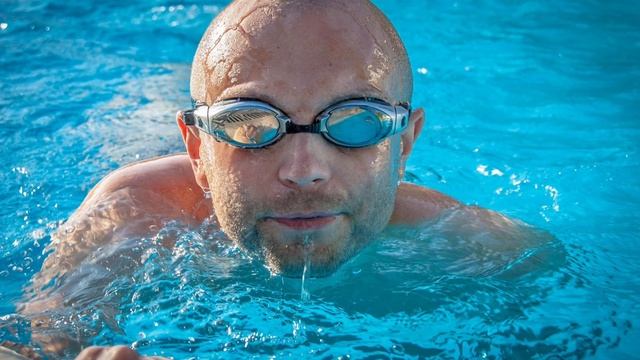"How Long Can a Human Hold Their Breath? Mind-Blowing World Records!"