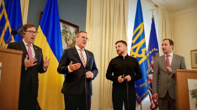 Дагделен: Писториус обещал Зеленскому рекордный объём помощи