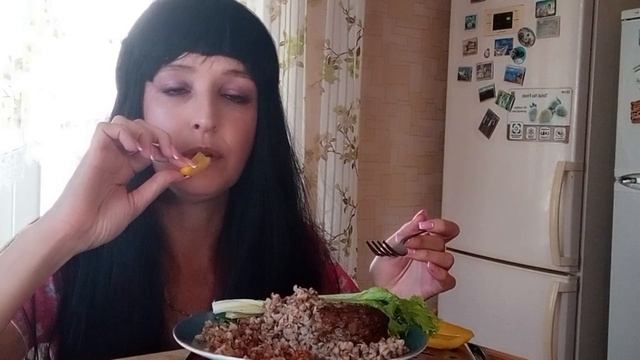 МУКБАНГ/ГРЕЧКА С КАТЛЕТАМИ