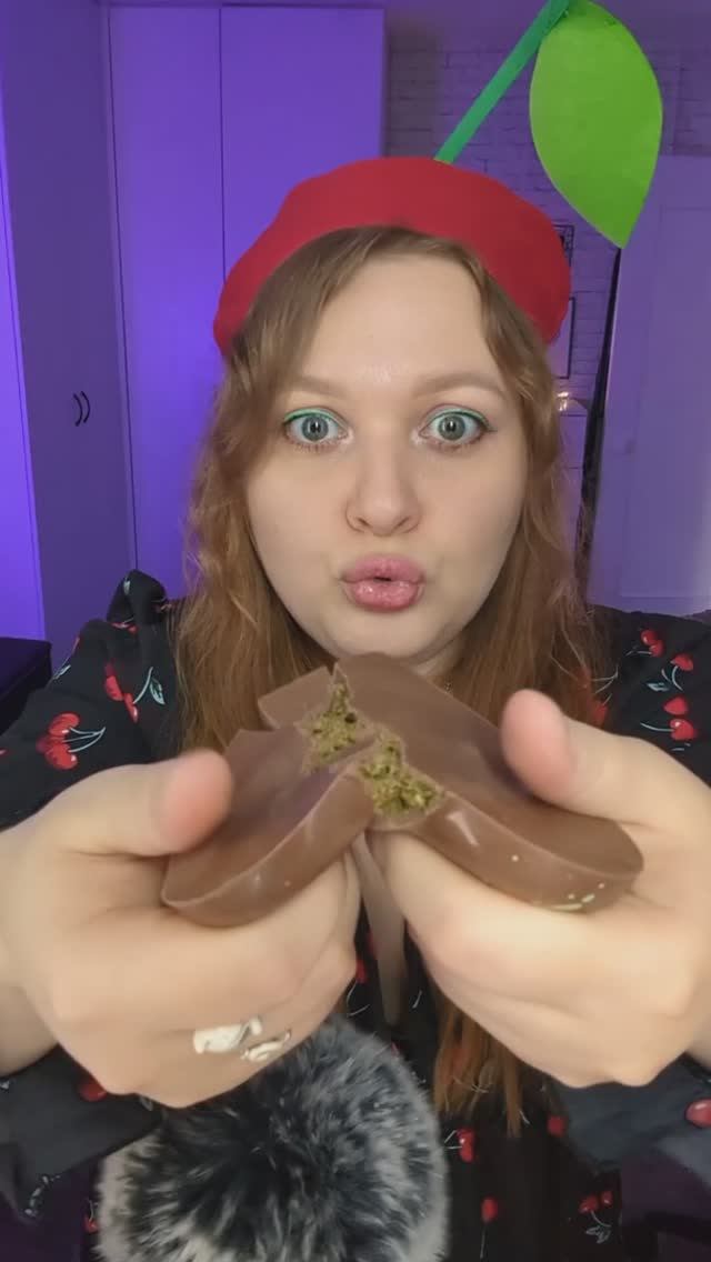 АСМР Ем шоколадный козинак в форме сердца 💝 дубайский шоколад 💝 ASMR eating #asmr #асмр #unboxing