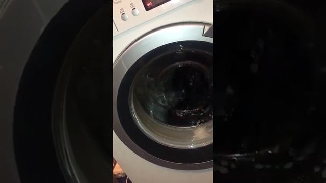 Стирка одной куртки и  ветровки теплый костюм я забыл ?