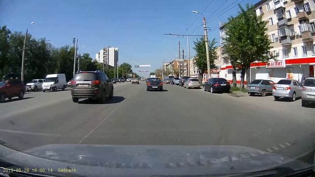 День. Ясно. Видеорегистратор BlackVue DR400G-HD II