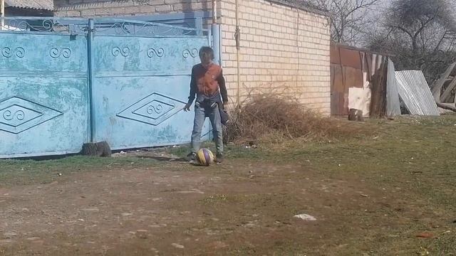 Уличный футбик