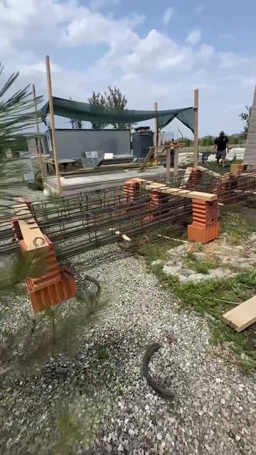 Армирование балок по-немецки #shorts #стройка #baustelle #прораб #дом #russlanddeutsche #кирпич