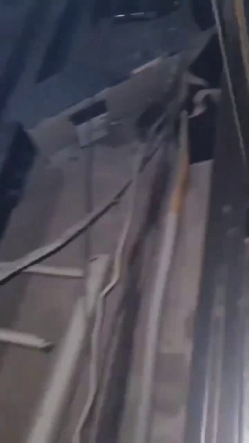 Упал лифт с людьми