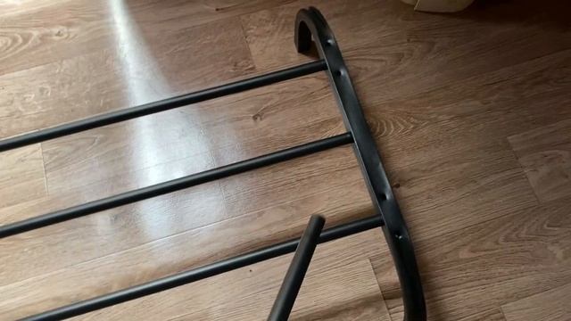 Прикольная вешалка из Чижика. Недорогая вешалка. Соби?