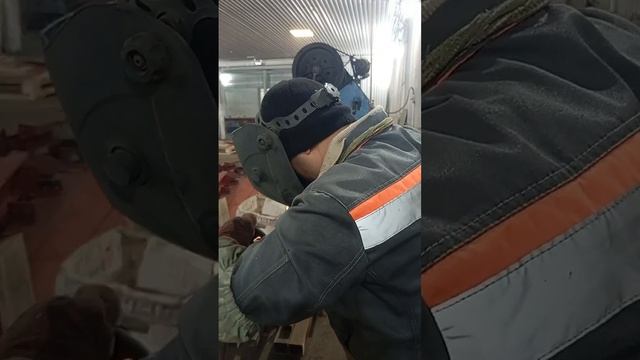 Полуавтоматда чугун Яни (чуян) сваркалаб корамиз.