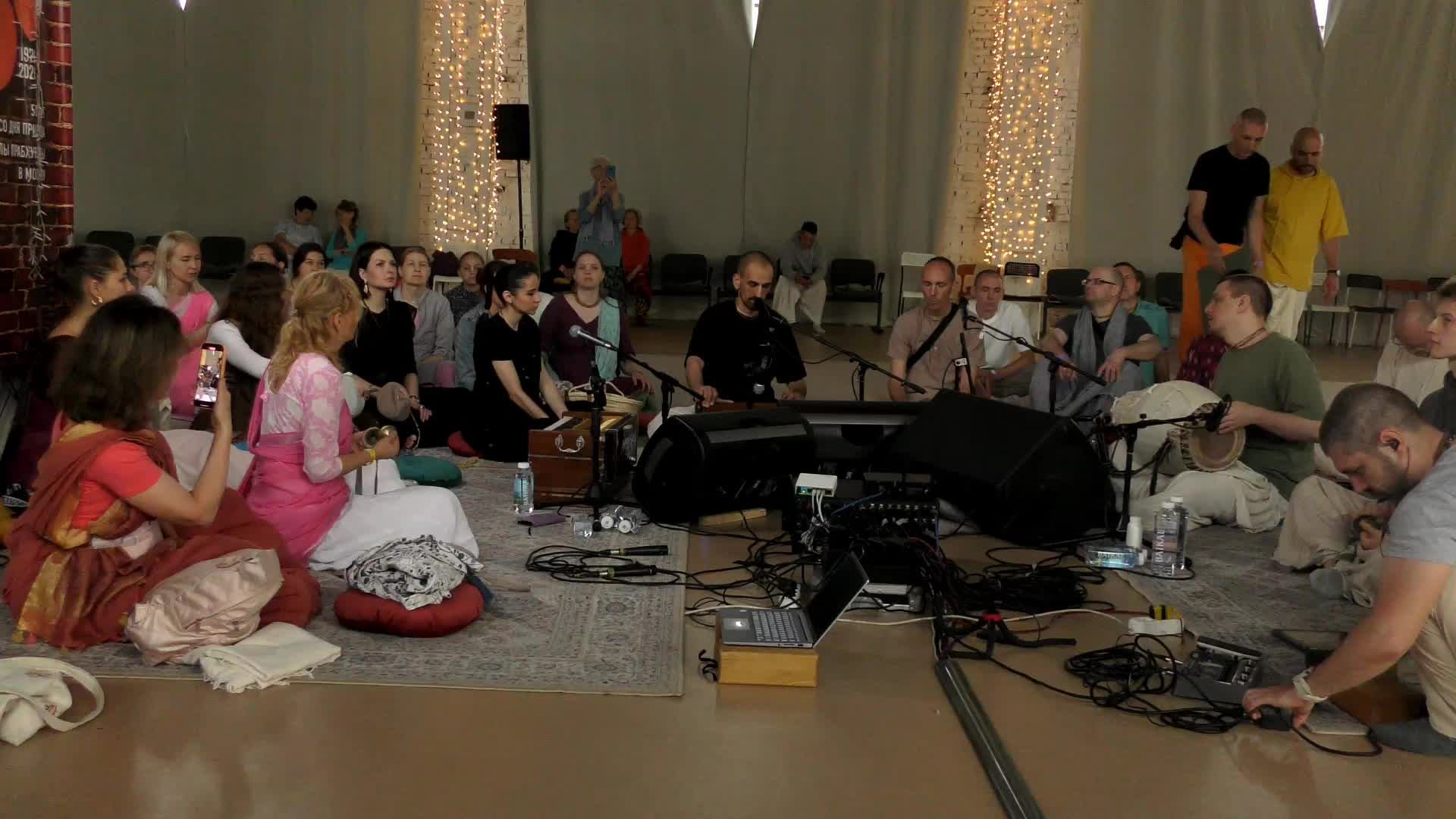 Vraj Kirtan - 2 день