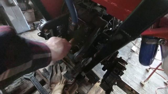 Переделка на гидроход   гидравлика, усиление гусениц