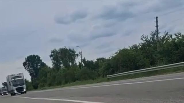 С детства учат стоять на коленях
