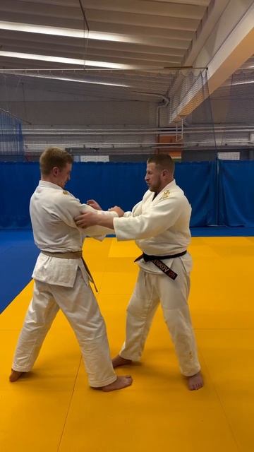 WATCH THIS POWERFUL DROP KNEE TAI OTOSHI 🔥👊🏻 #judo #judoka #judotraining #shortvideo #shorts