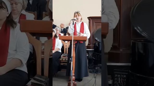 У креста положу моё сердце как розу