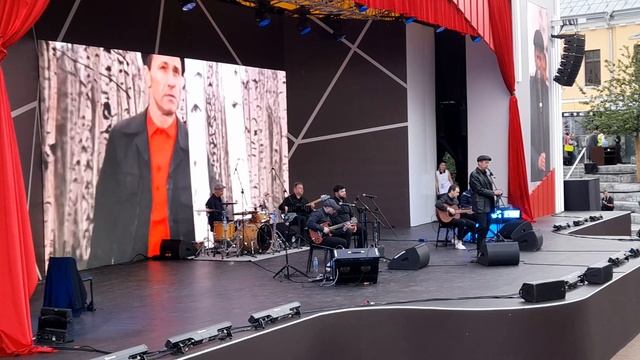 Андрей Мерзликин в спектакле «Живет такой парень», Театральный бульвар (5)