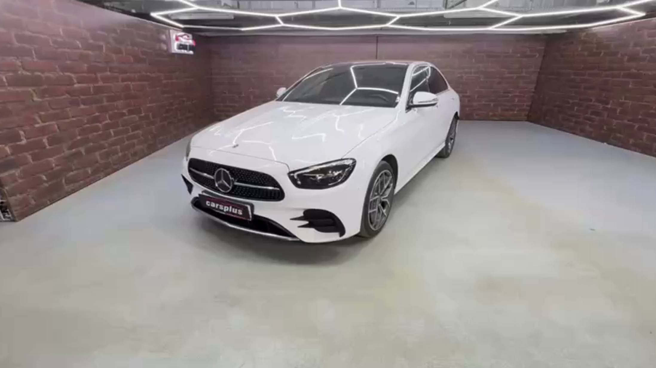 В наличии Mercedes Benz Е 200👇