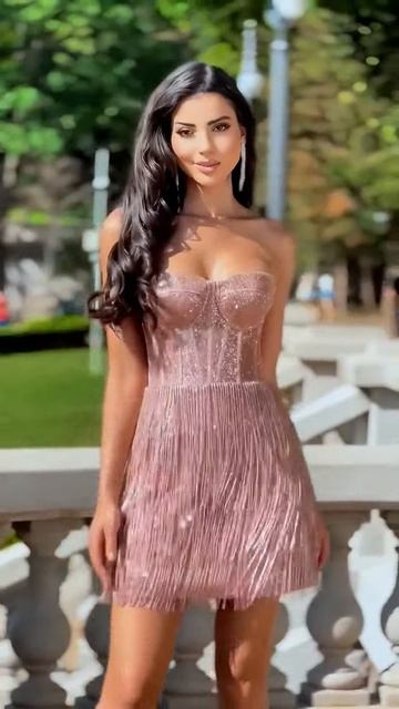 S9cyoGbmQSI - This girl looks stunning in this dress #shorts