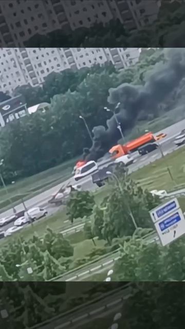 🔥На внешней стороне 105-го километра МКАД загорелась Газель🔥
