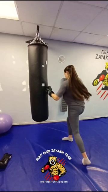 Апперкот в боксе 🥊 – это один из самых зрелищных и эффективных ударов в арсенале боксера.