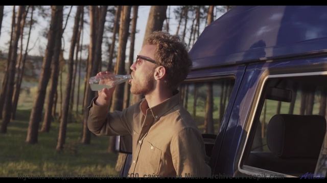 Кадры притягивают к себе, пока музыка пробирает насквозь - OnlyOne -- Makaih Beats -- OnlyOne