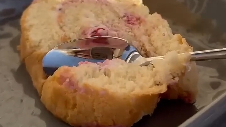 Вкусный РУЛЕТ к чаю...🍰🍵😋    Рецепт в описании ✍️