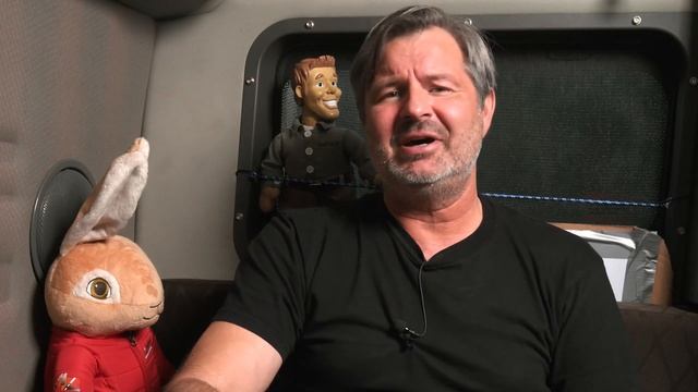 Жизнь аериканцев в долг! Алекс Брежнев раасказывает