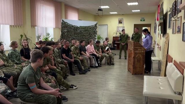 Офицеры Следственного комитета России провели патриотическое занятие с кадетами