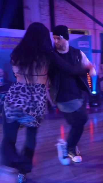 Street Tango. Александр Фролов и Ксения Александрова #танго #тангонуэво #неотанго #аргентинскоетанго