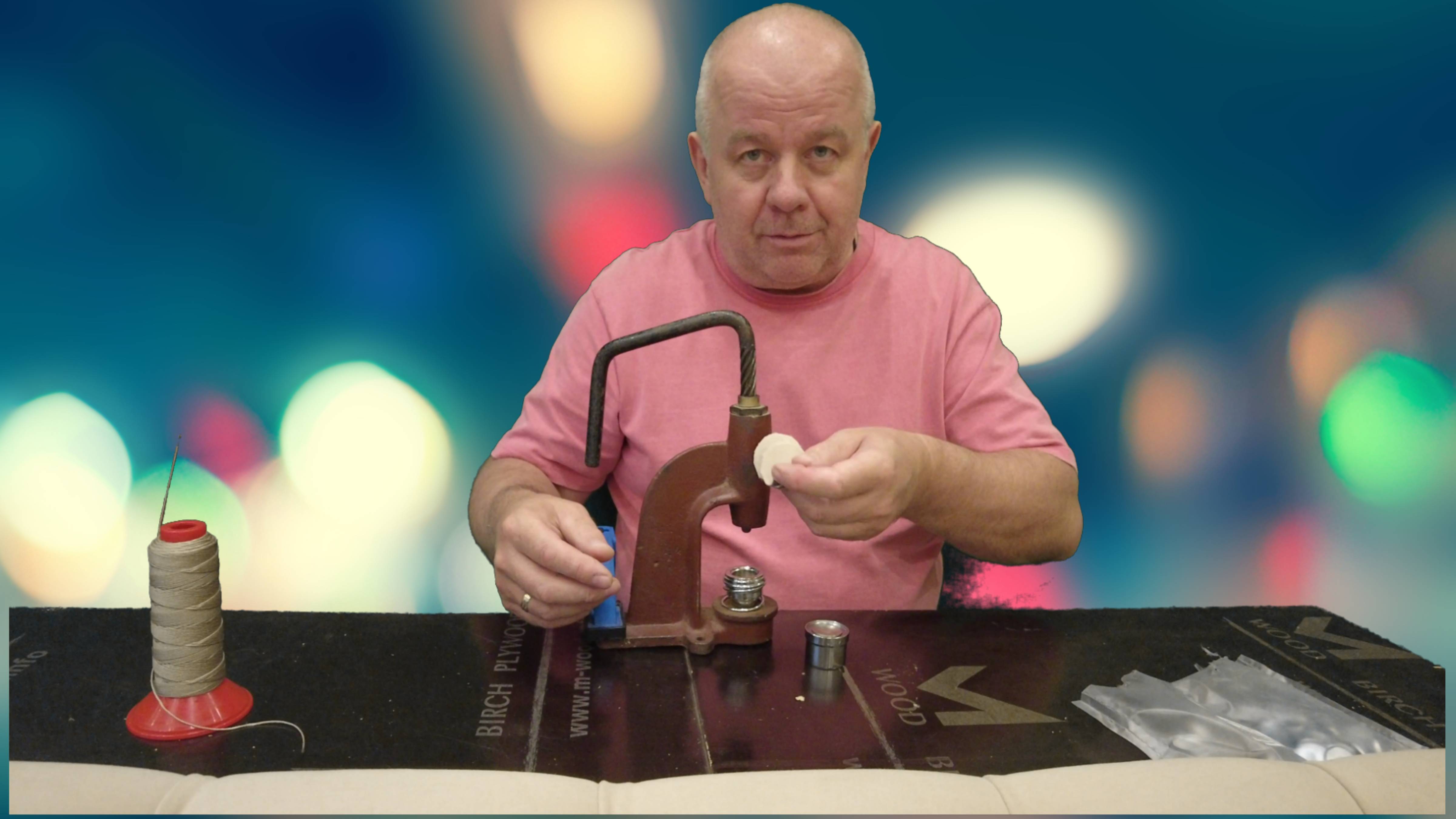 Изготовление пуговиц для каретной стяжки.
