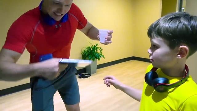 Мисс Кэйти и Мистер Макс (Miss Katy) Макс нашел свой iPad в воде