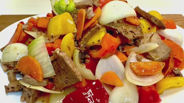 Корейский мясной салат с перцем и морковью!